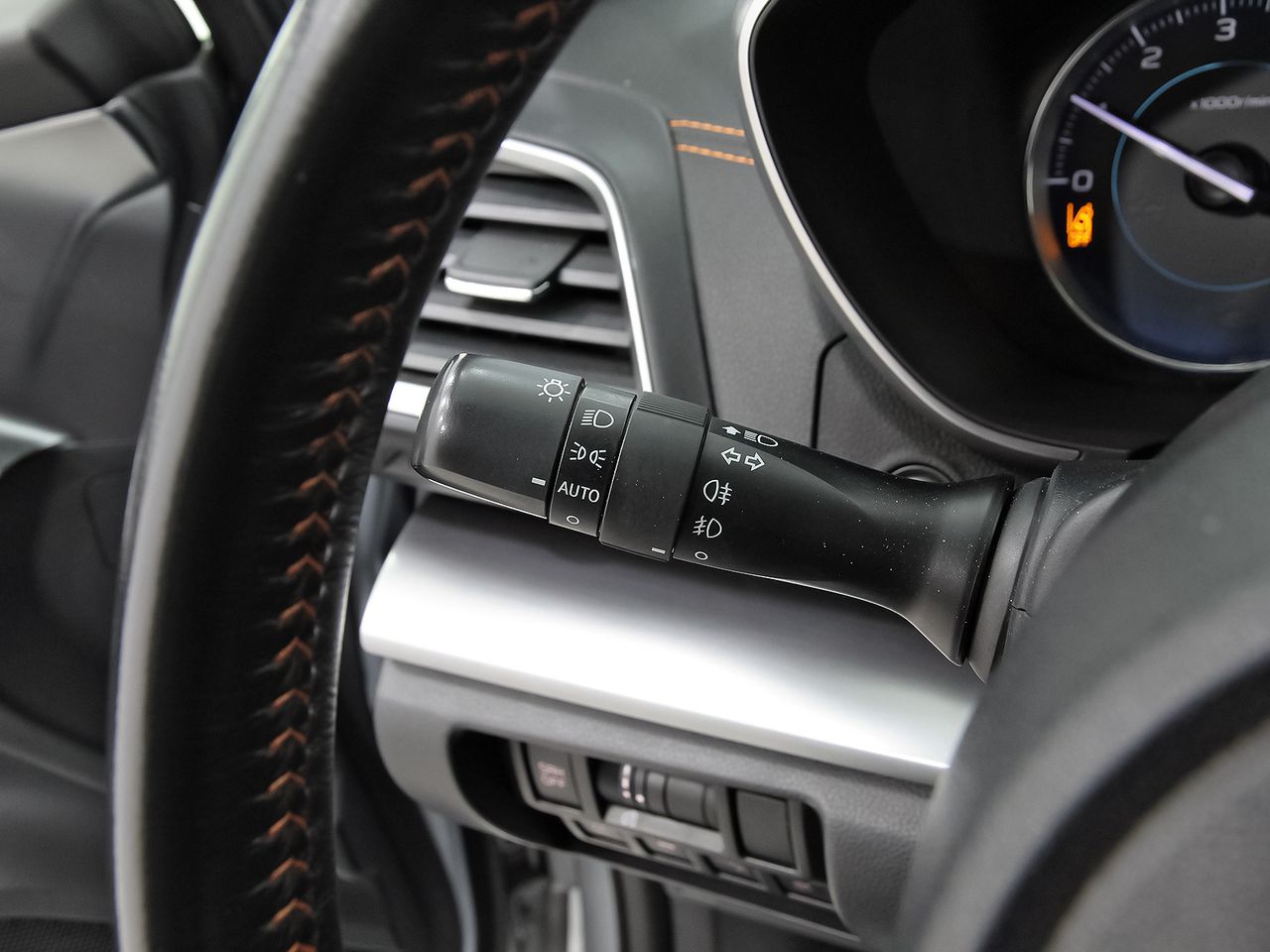 Subaru XV 2.0i Hybrid CVT Executive Plus - foto 17