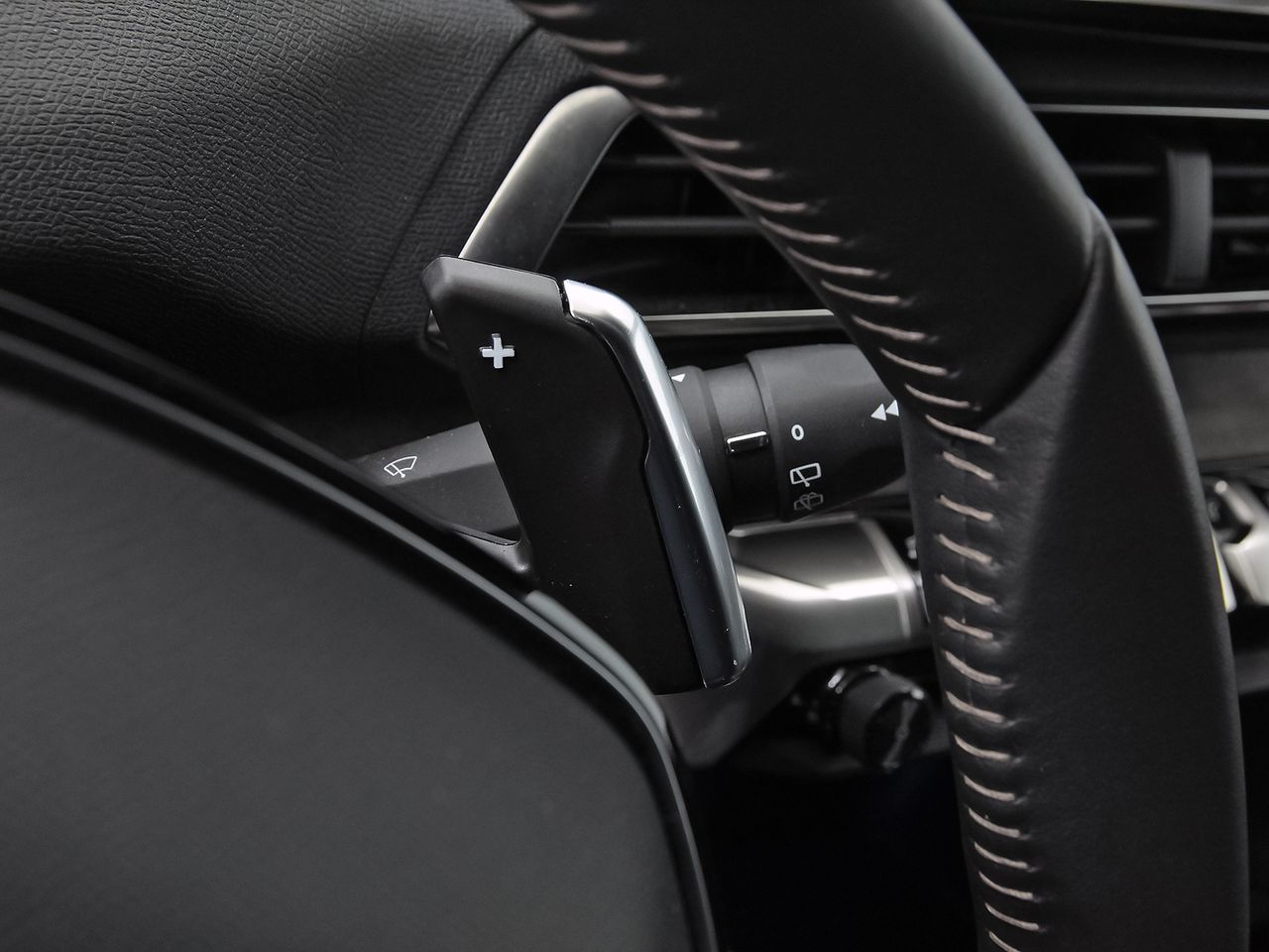 Peugeot 5008 1.5 BlueHDi 96kW S&S Allure Pack EAT8 - foto 19