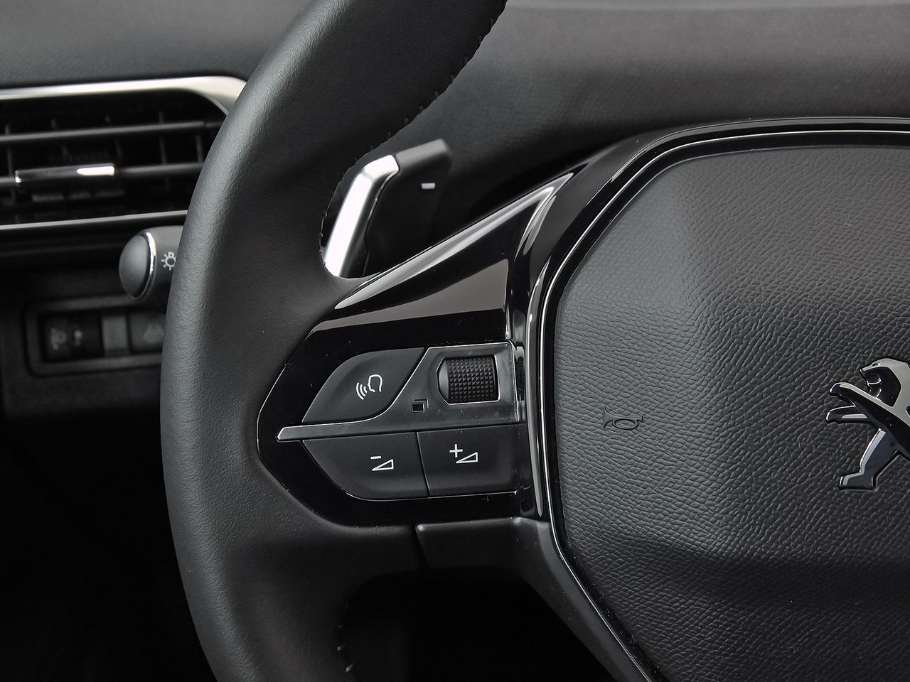 Peugeot 5008 1.5 BlueHDi 96kW S&S Allure Pack EAT8 - foto 20