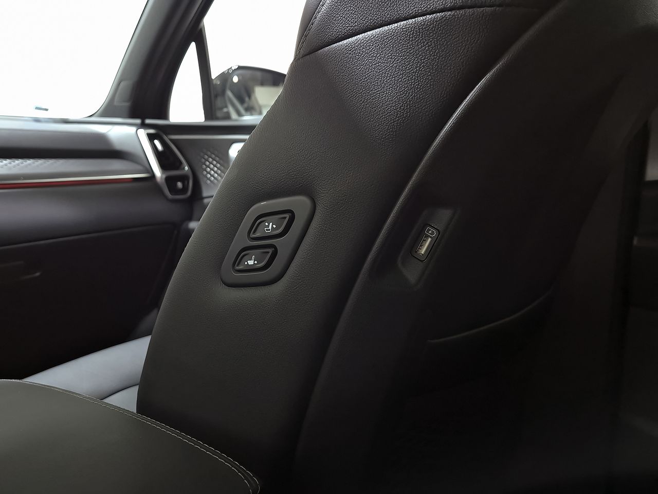 Kia Sorento 1.6 T-GDi HEV Black Edition 4x4 7pl - foto 54