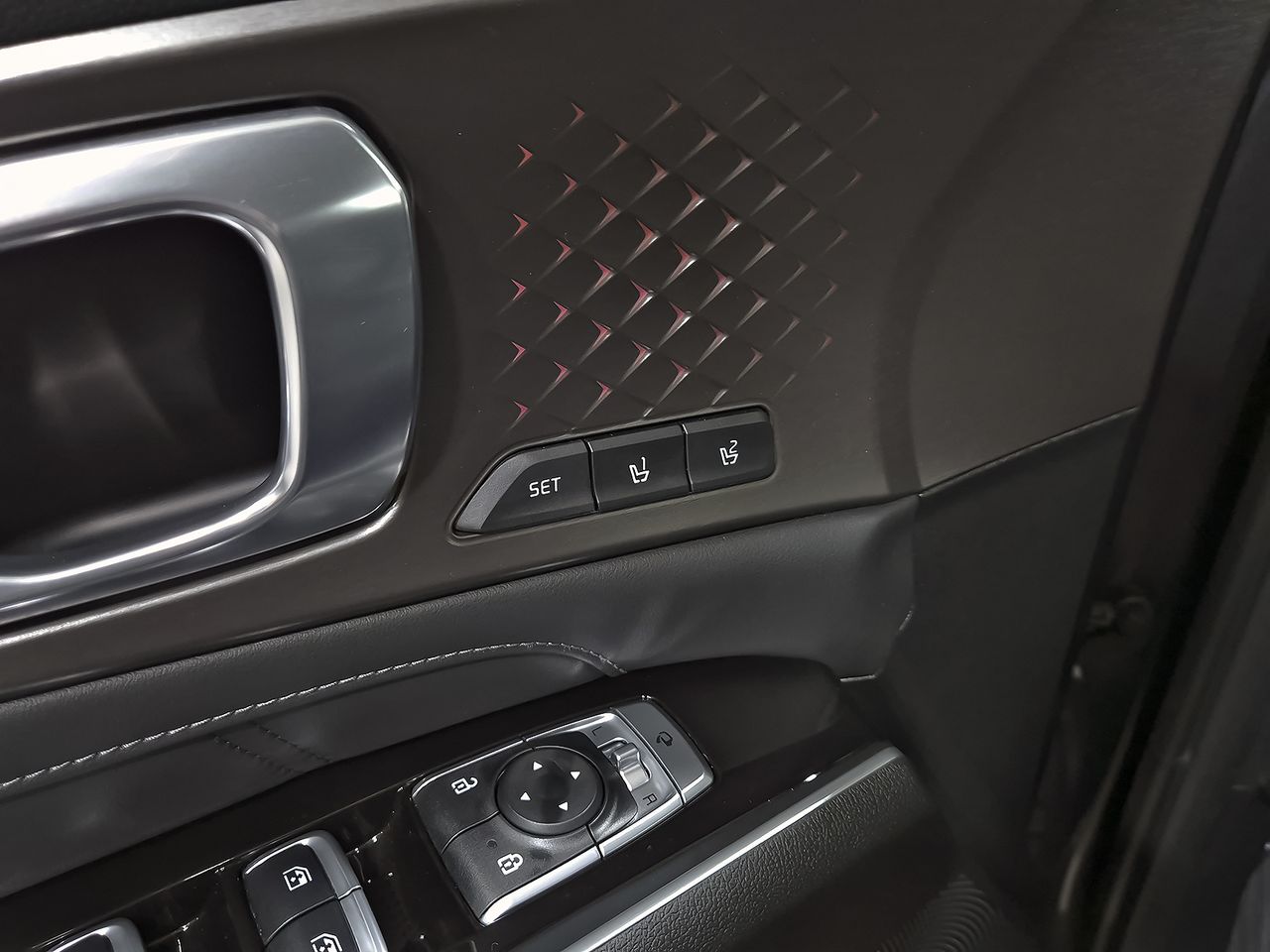 Kia Sorento 1.6 T-GDi HEV Black Edition 4x4 7pl - foto 15