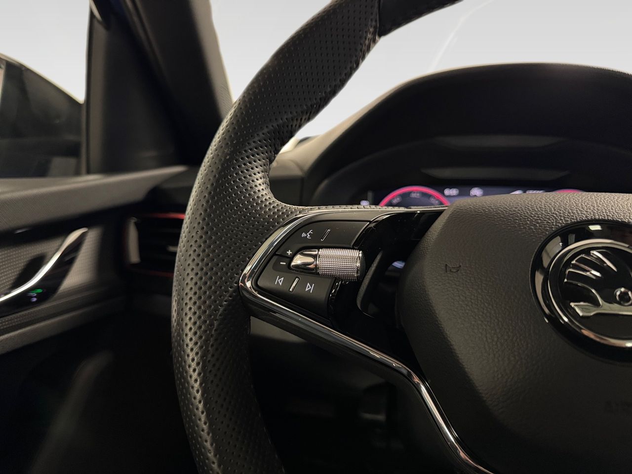 Skoda Kamiq 1.5 TSI 110kW (150CV) MONTECARLO - foto 9