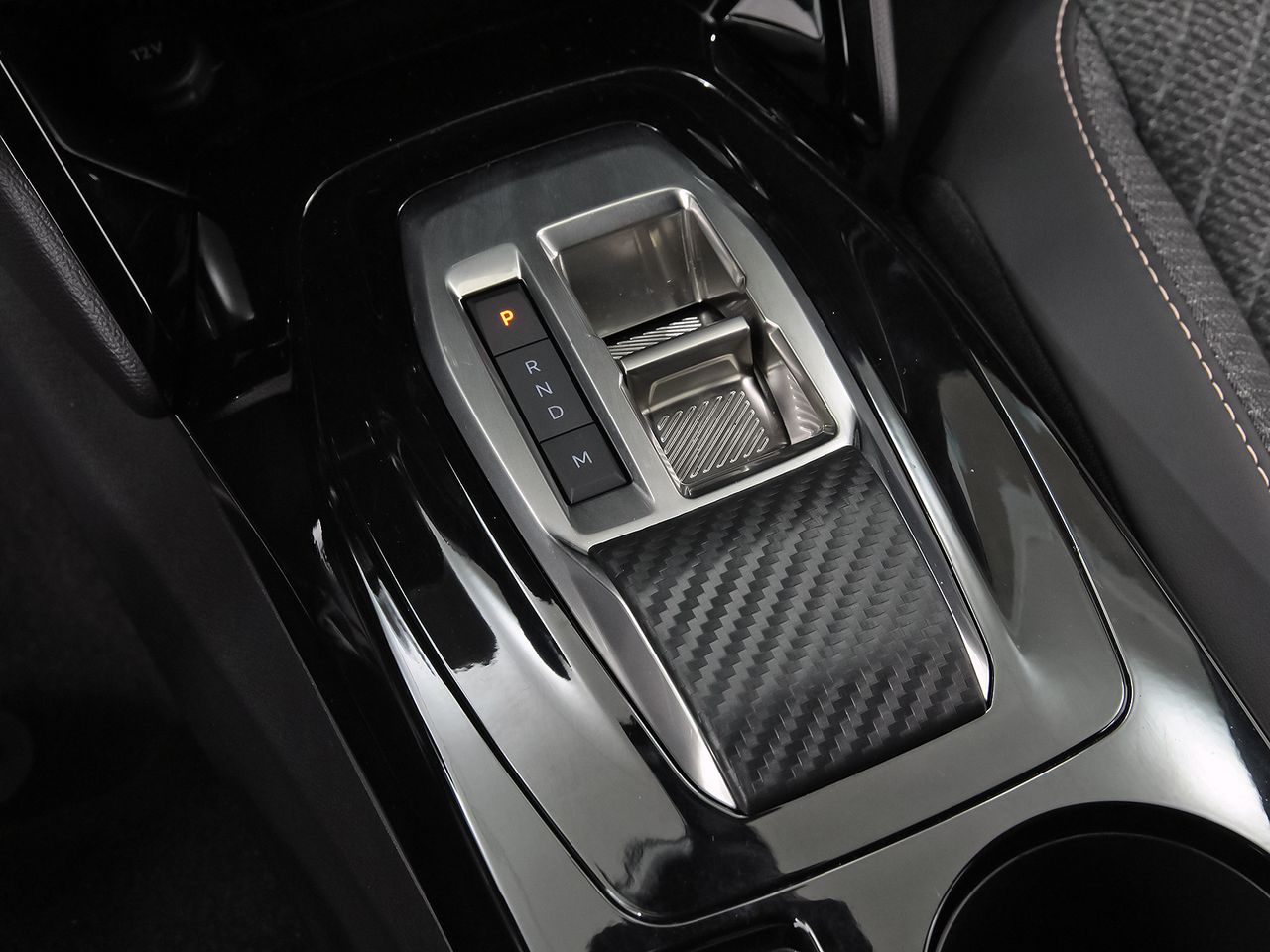 Peugeot 2008 N2008 Allure Hybrid 145 eDCS6 - foto 38