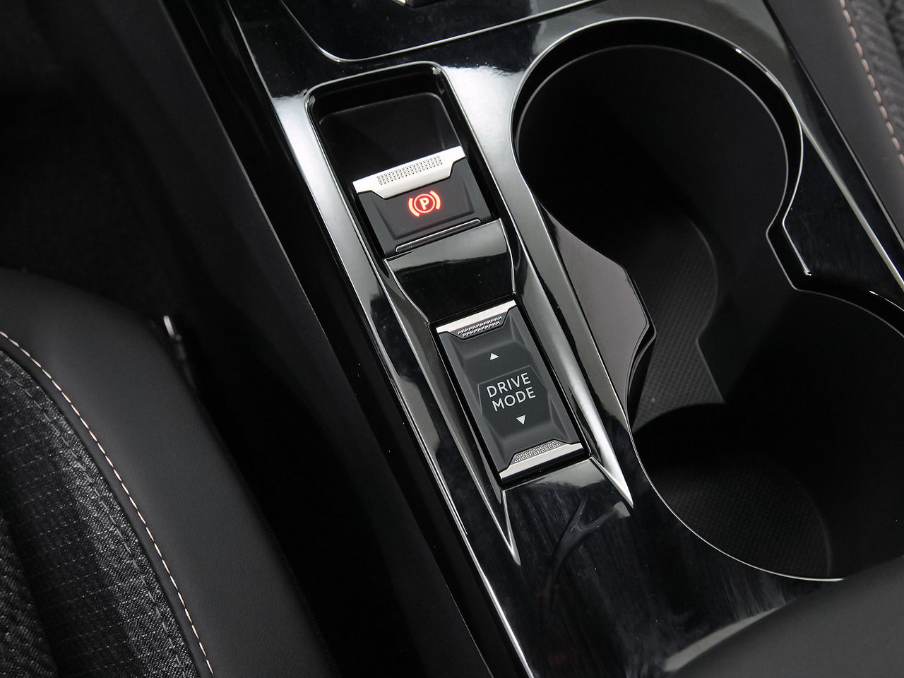 Peugeot 2008 N2008 Allure Hybrid 145 eDCS6 - foto 37