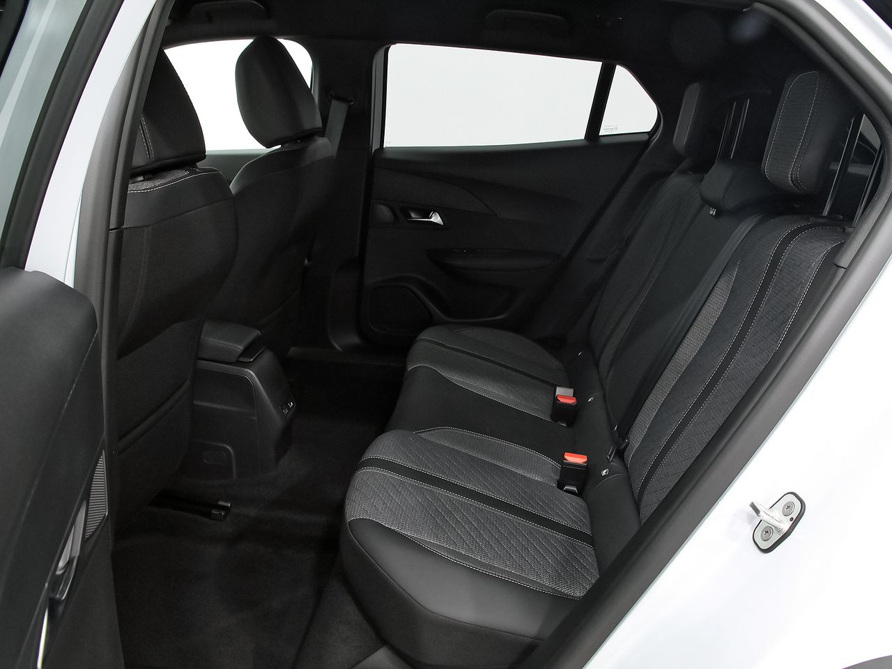 Peugeot 2008 N2008 Allure Hybrid 145 eDCS6 - foto 9