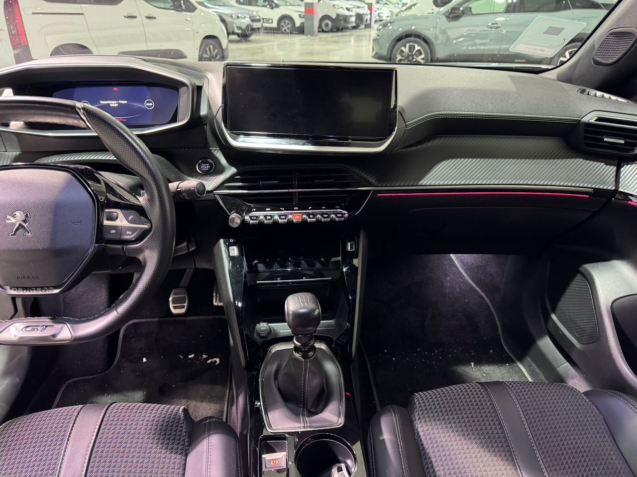 Peugeot 2008 GT Puretech 130 S&S BVM6 - foto 24