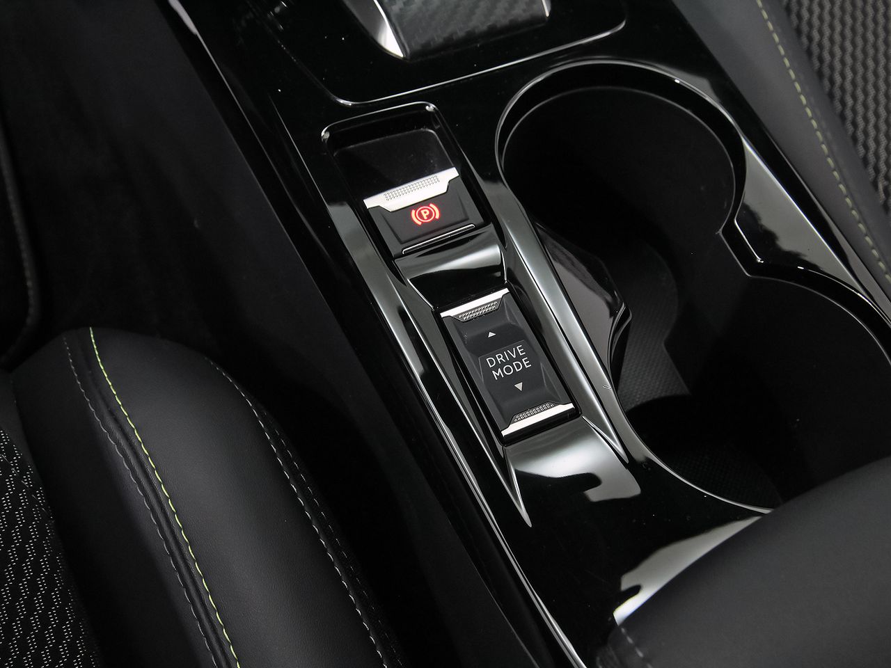 Peugeot 2008 GT Puretech 130 S&S EAT8 - foto 36