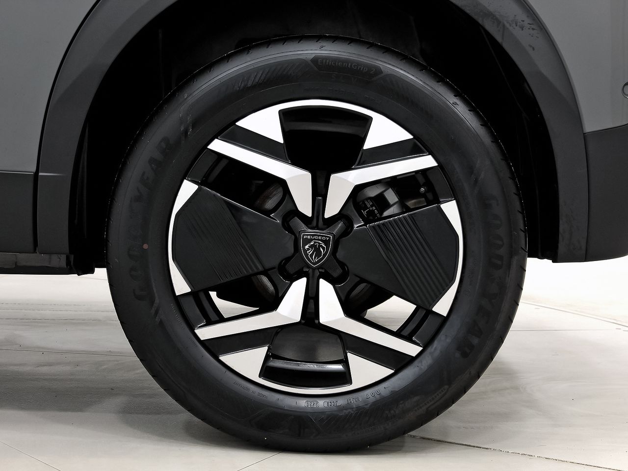 Peugeot 2008 GT Puretech 130 S&S EAT8 - foto 11