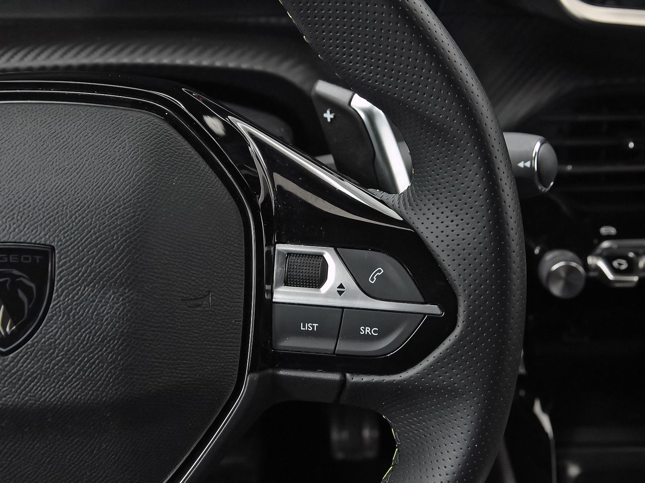 Peugeot 2008 GT Puretech 130 S&S EAT8 - foto 20