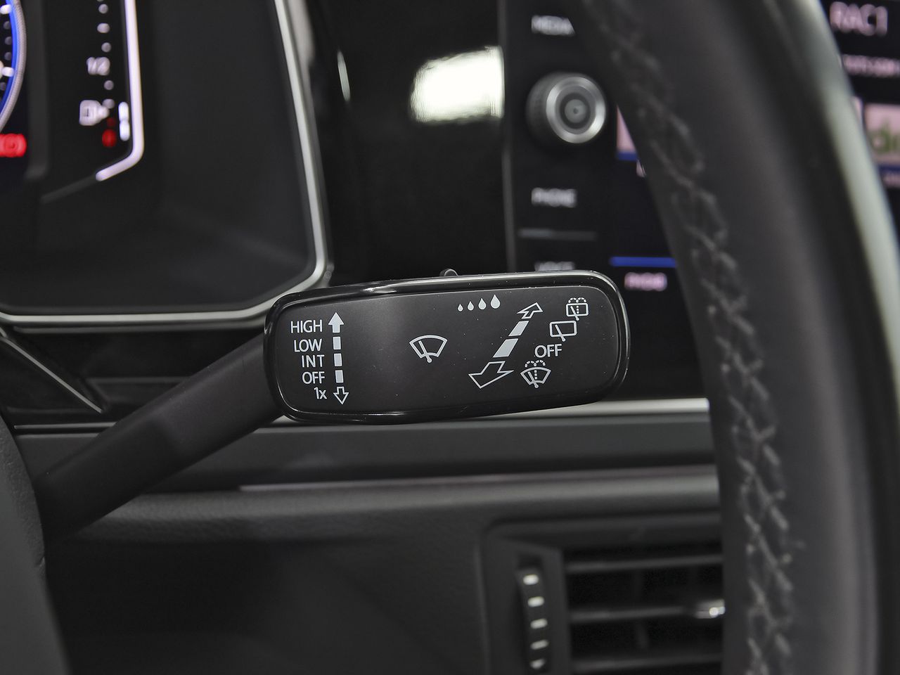 Volkswagen Taigo R-Line 1.0 TSI 81kW (110CV) DSG - foto 16