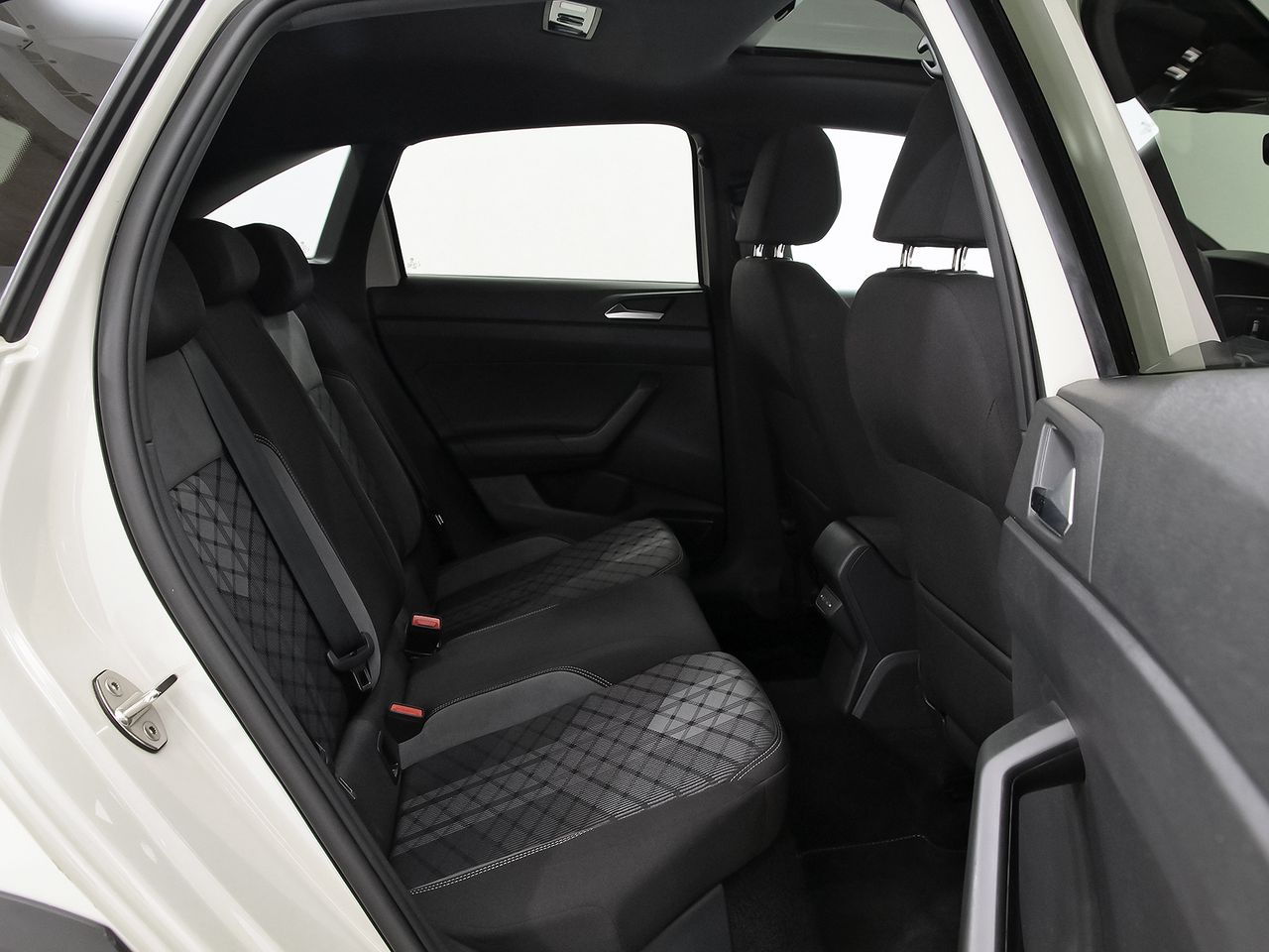 Volkswagen Taigo R-Line 1.0 TSI 81kW (110CV) DSG - foto 8