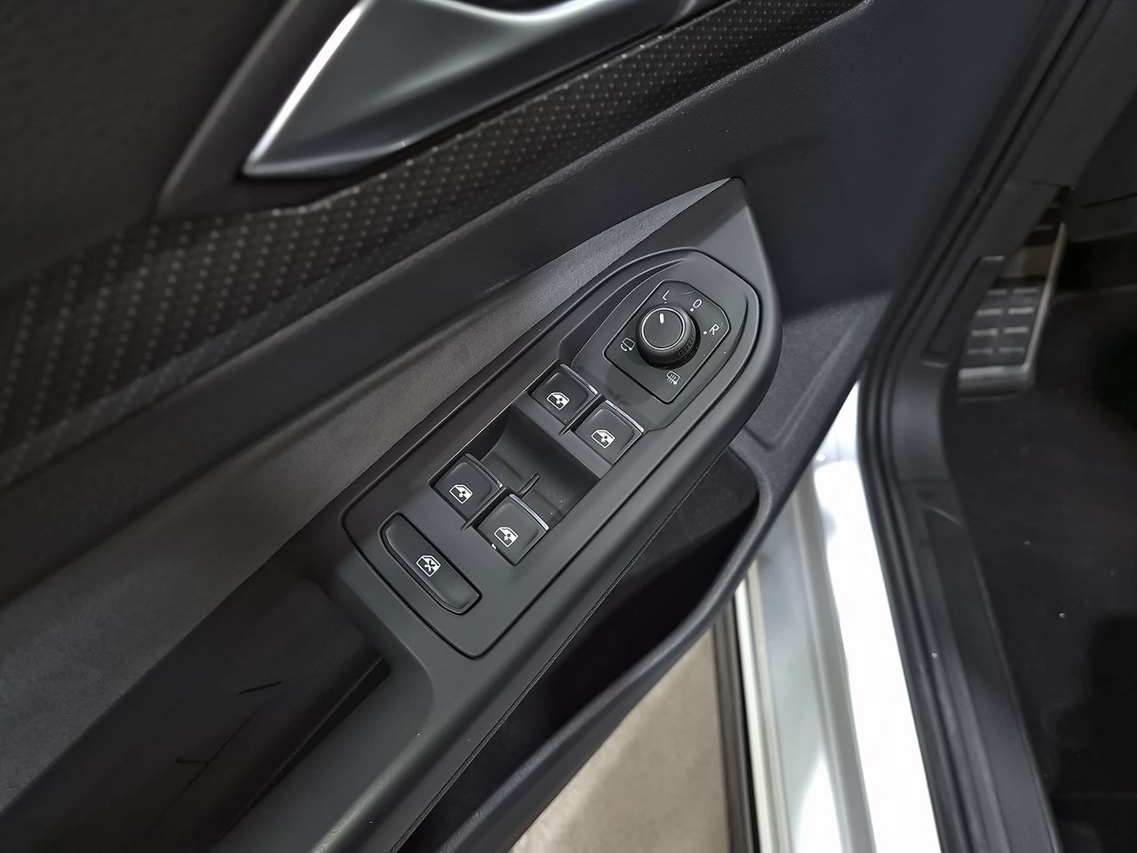 Volkswagen Golf R-Line 1.5 eTSI 110kW (150CV) DSG - foto 11