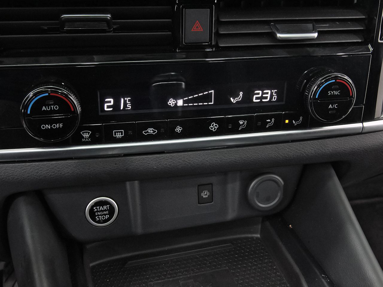 Nissan Qashqai DIG-T 103kW N-Connecta - foto 30