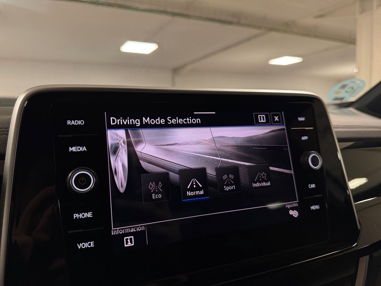 Volkswagen T-Roc R-Line 2.0 TDI 110kW (150CV) DSG - foto 14