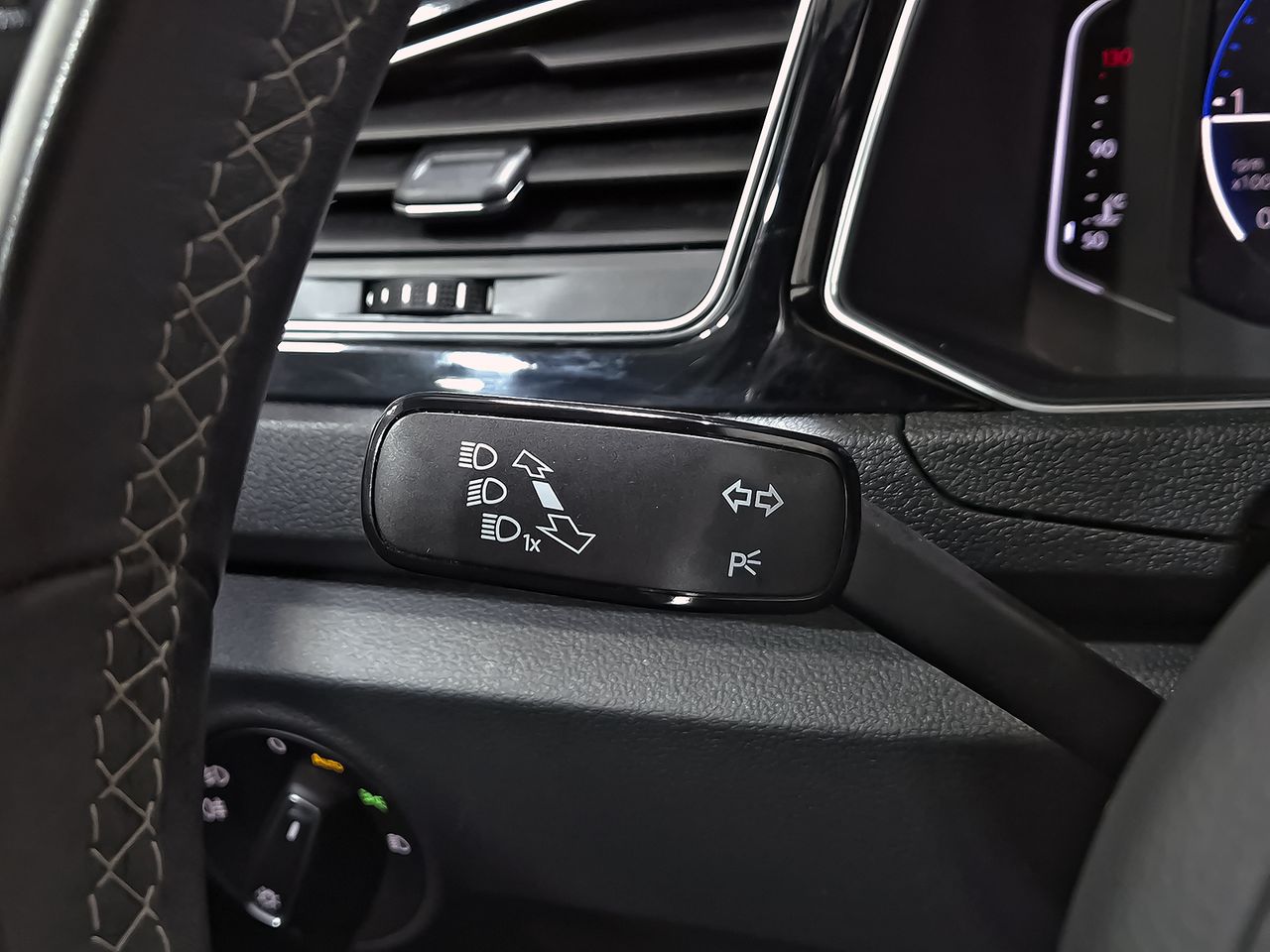 Volkswagen T-Roc Sport 2.0 TDI 110kW (150CV) DSG - foto 14