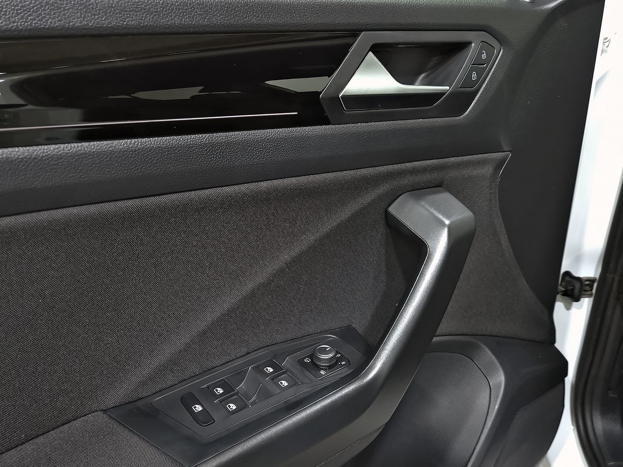 Volkswagen T-Roc Sport 2.0 TDI 110kW (150CV) DSG - foto 29