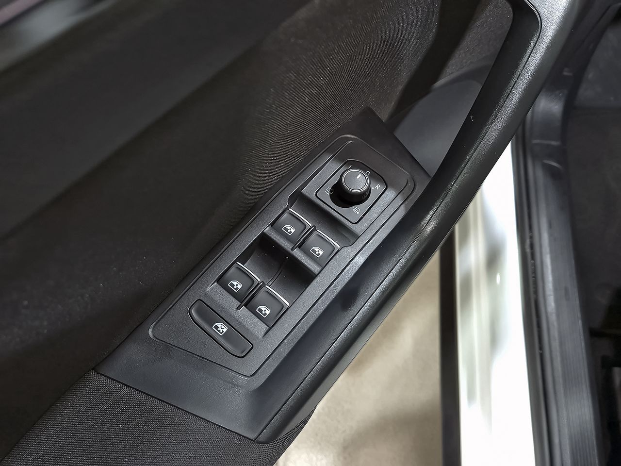 Volkswagen T-Roc Sport 2.0 TDI 110kW (150CV) DSG - foto 11