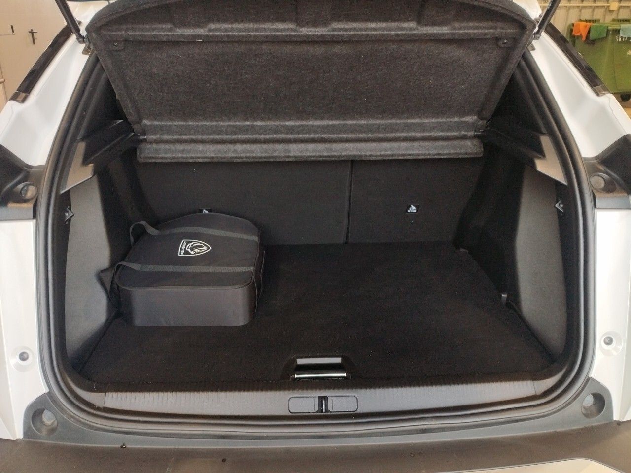 Peugeot 2008 Eléctrico Allure Pack (100kW) - foto 15