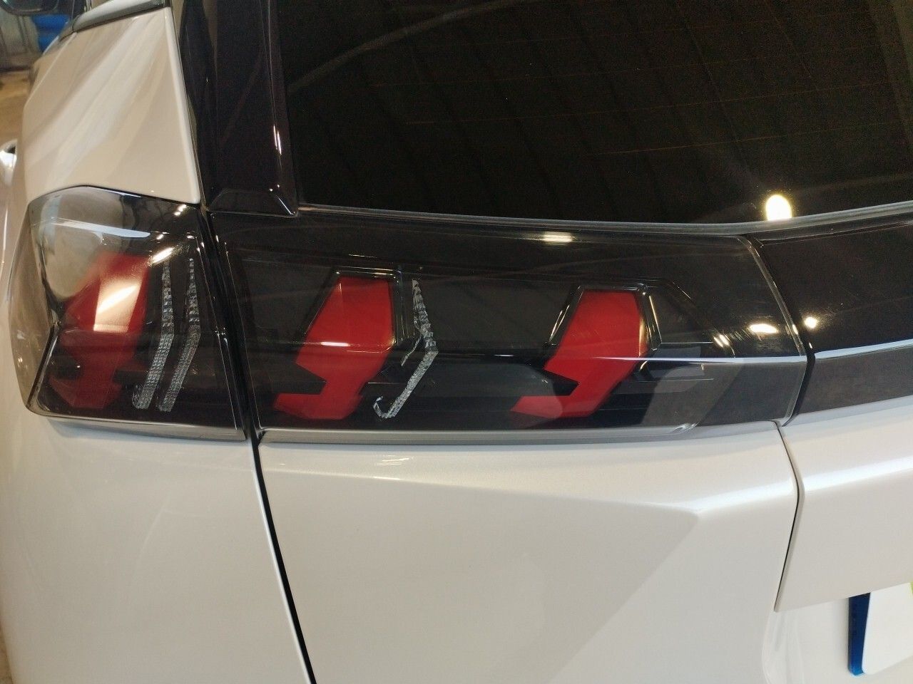 Peugeot 2008 Eléctrico Allure Pack (100kW) - foto 17