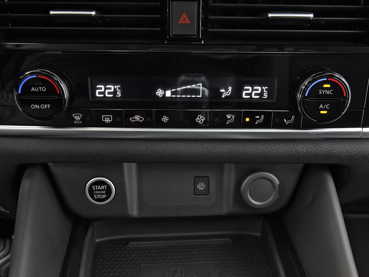 Nissan Qashqai DIG-T 103kW N-Connecta - foto 24