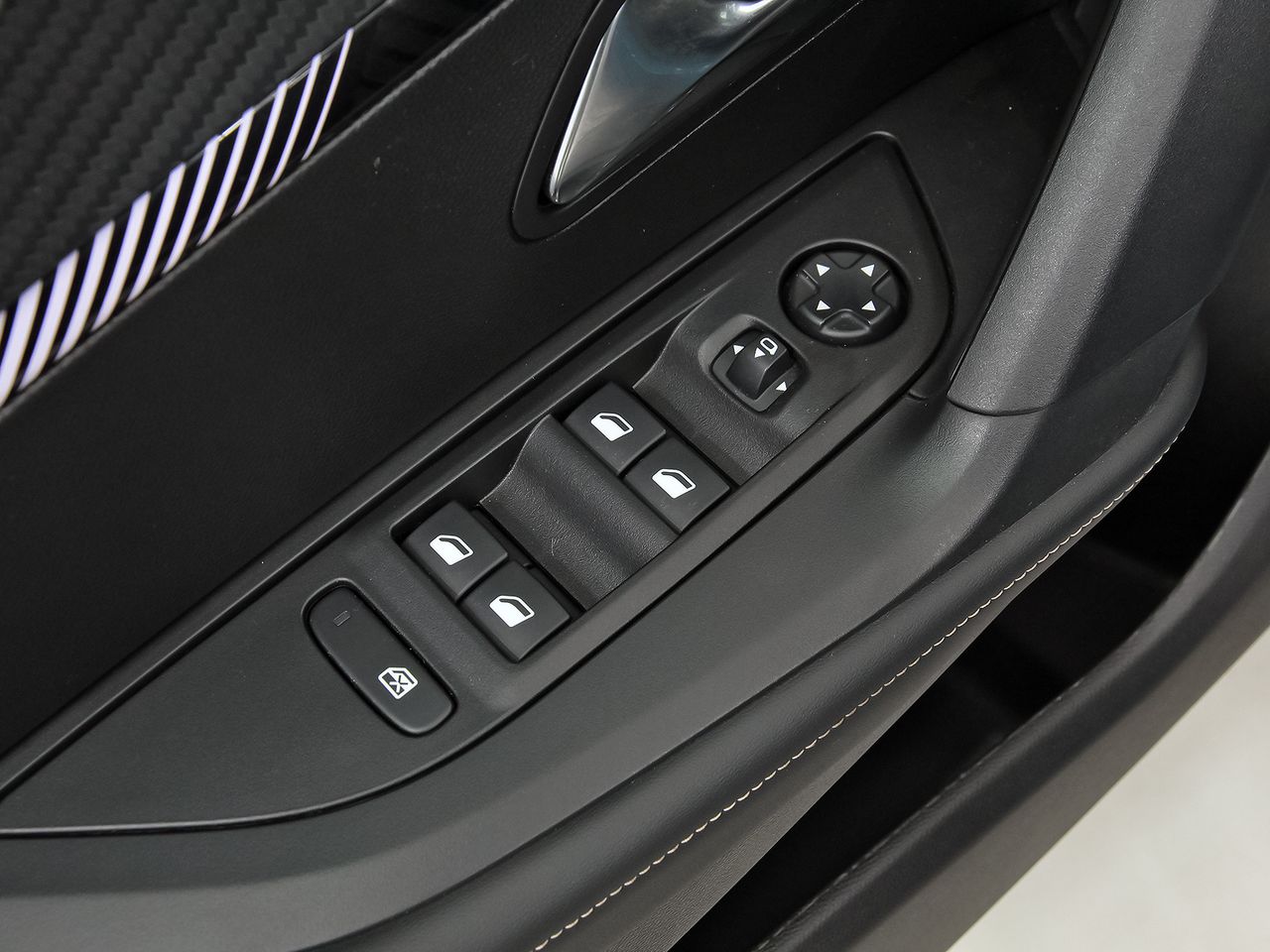 Peugeot 2008 N2008 Allure Hybrid 145 eDCS6 - foto 13