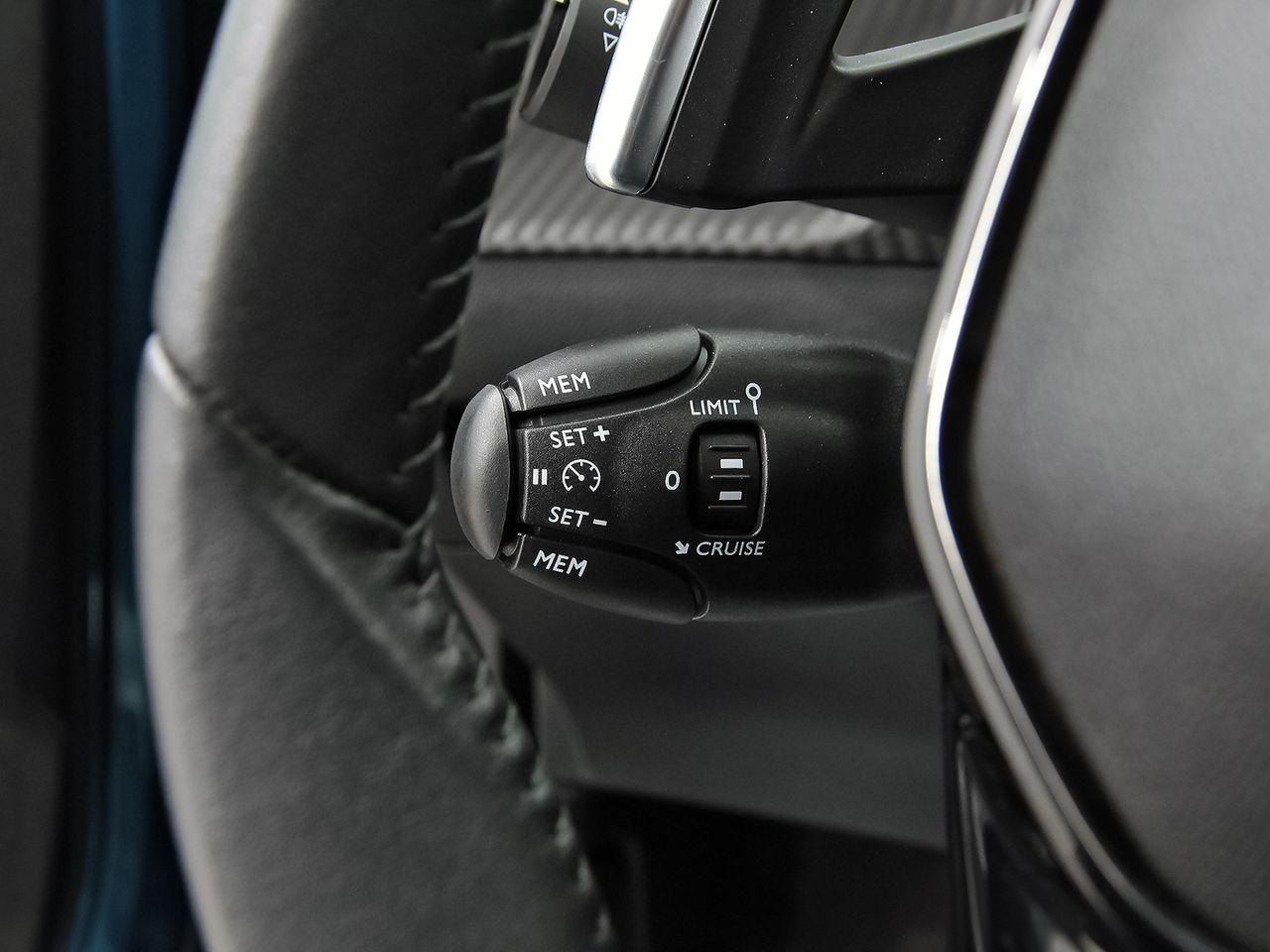 Peugeot 2008 N2008 Allure Hybrid 145 eDCS6 - foto 17