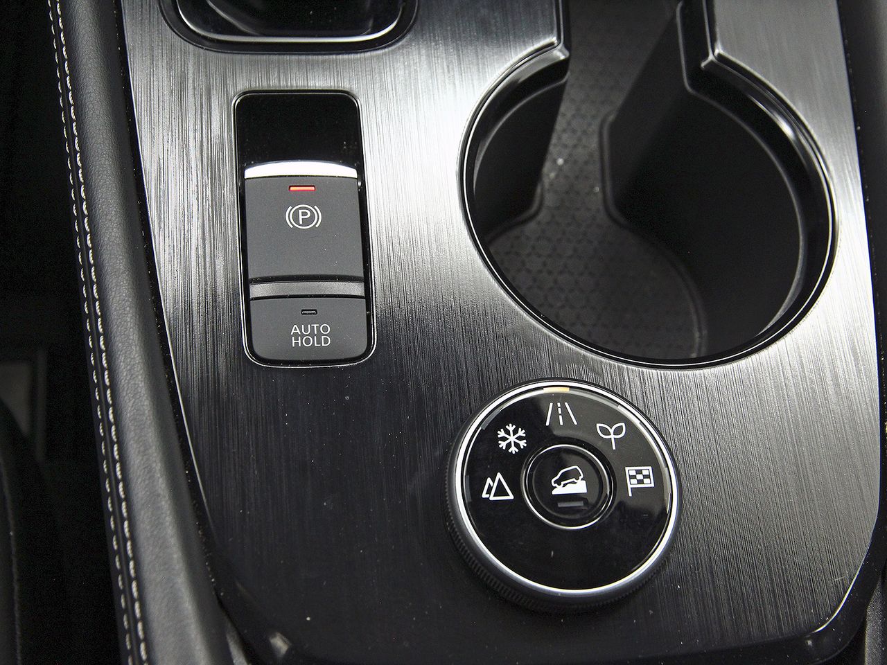 Nissan X-Trail 5pl 1.5 e-4ORCE 158kW 4x4 A/T Tekna - foto 32