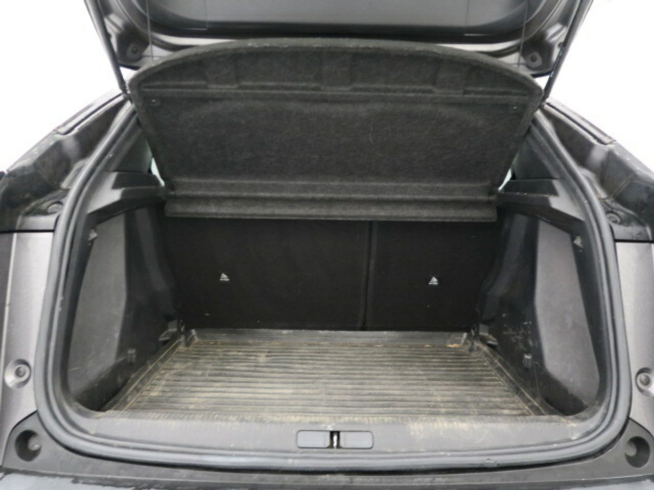 Peugeot 2008 GT Line Puretech 130 S&S BVM6 - foto 19