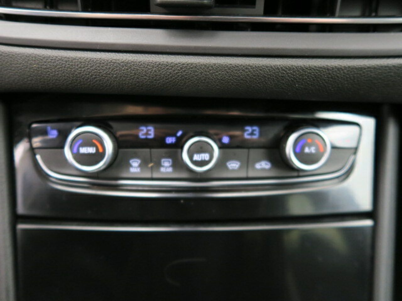 Opel Grandland 1.6 Turbo PHEV GSe Auto 221kW/300CV - foto 14