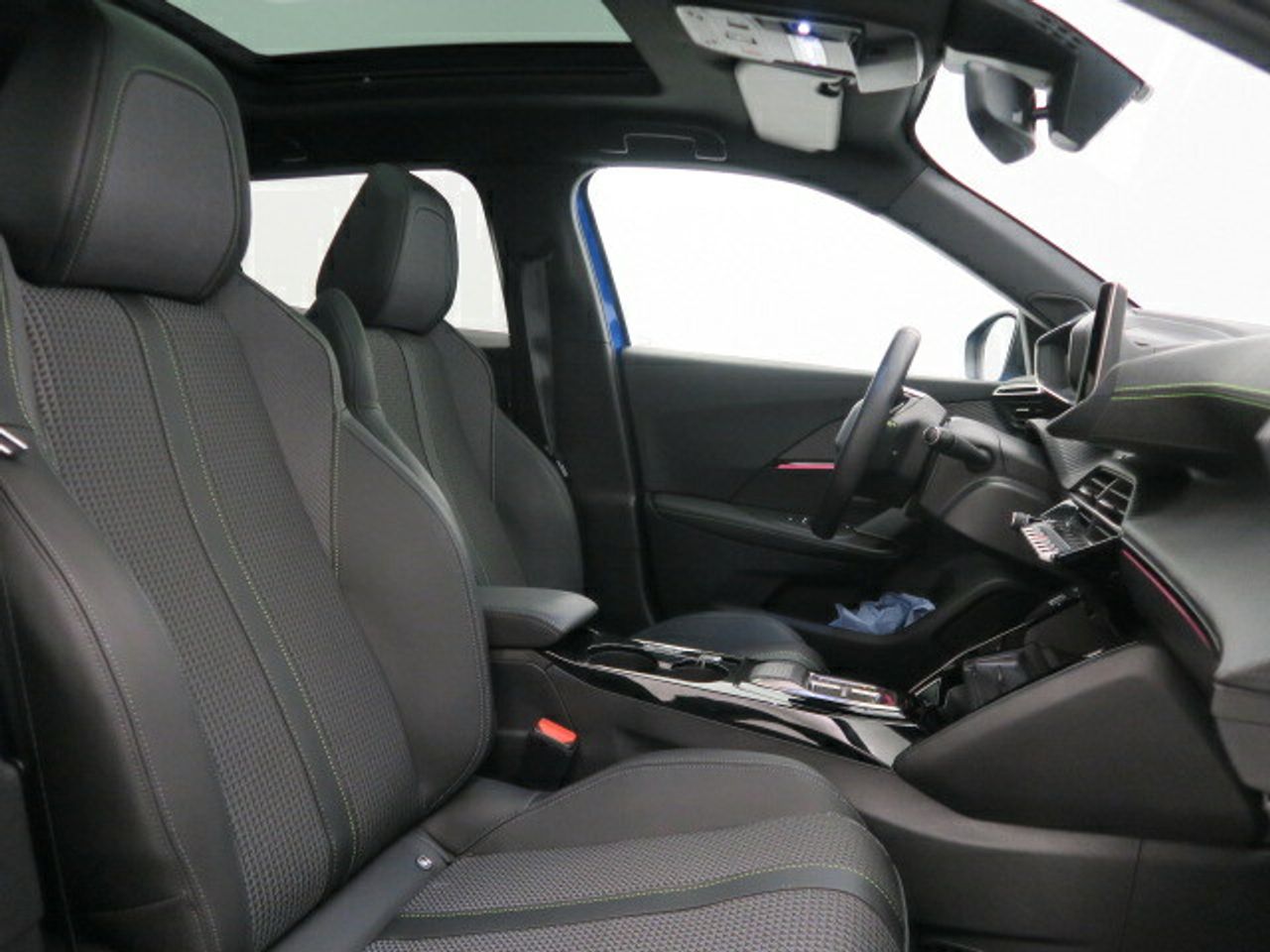 Peugeot 2008 Eléctrico GT 136 (100kW) - foto 15