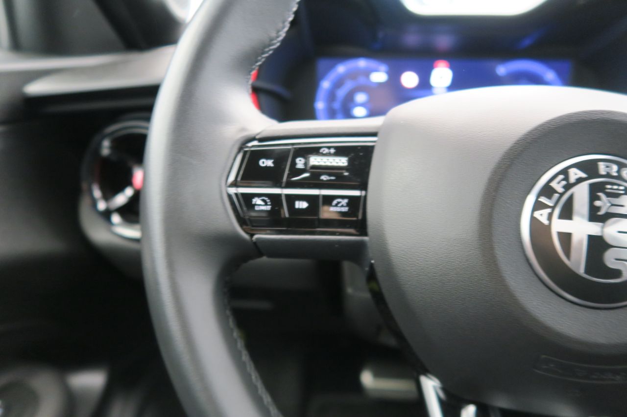 Alfa Romeo Junior Elettrica Speciale 115kW (156CV) - foto 13