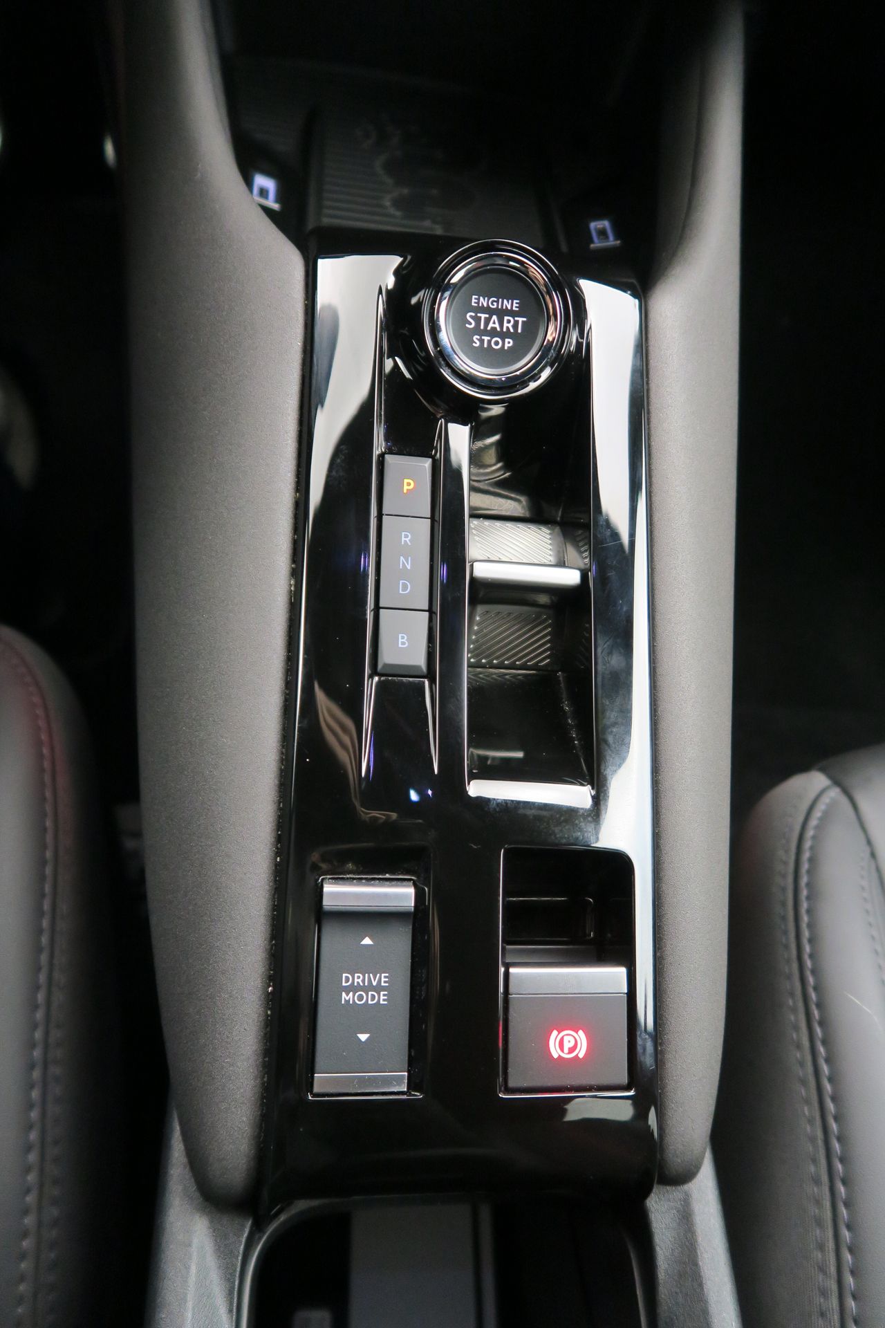 Alfa Romeo Junior Elettrica Speciale 115kW (156CV) - foto 11