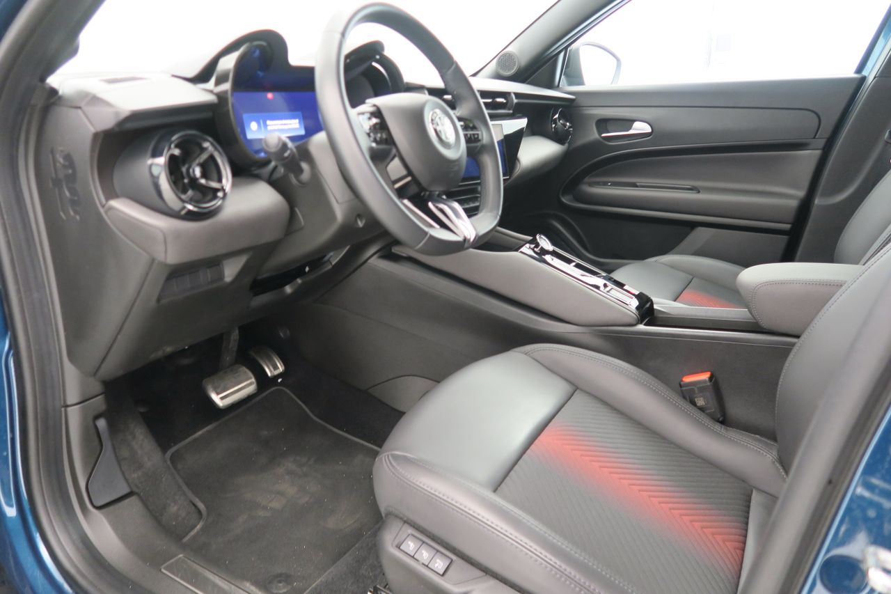 Alfa Romeo Junior Elettrica Speciale 115kW (156CV) - foto 8