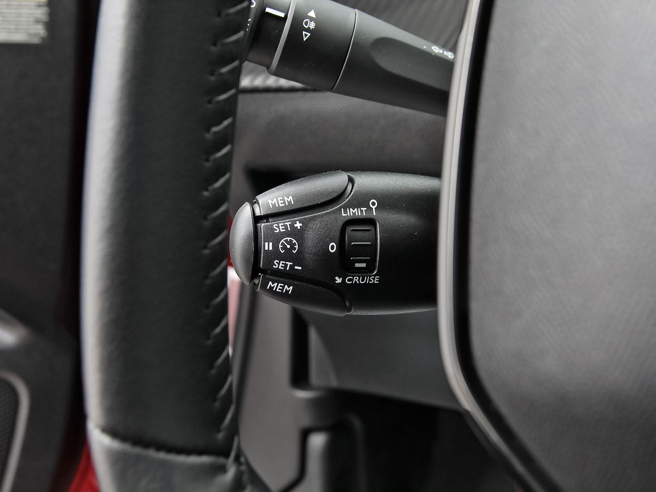 Peugeot 2008 Allure Puretech 100 S&S 6 Vel. MAN - foto 17