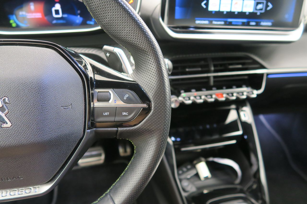 Peugeot 2008 GT Puretech 130 S&S EAT8 - foto 11