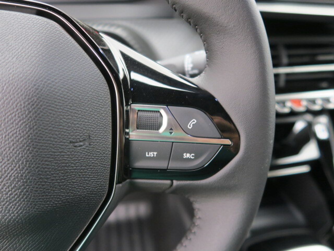 Peugeot 2008 Allure Puretech 130 S&S 6 Vel. MAN - foto 7