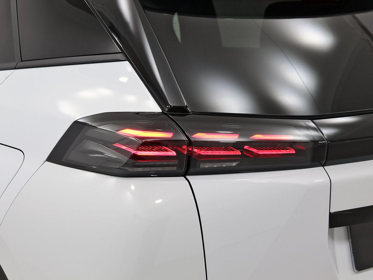 Peugeot 2008 N2008 Allure Hybrid 145 eDCS6 - foto 40