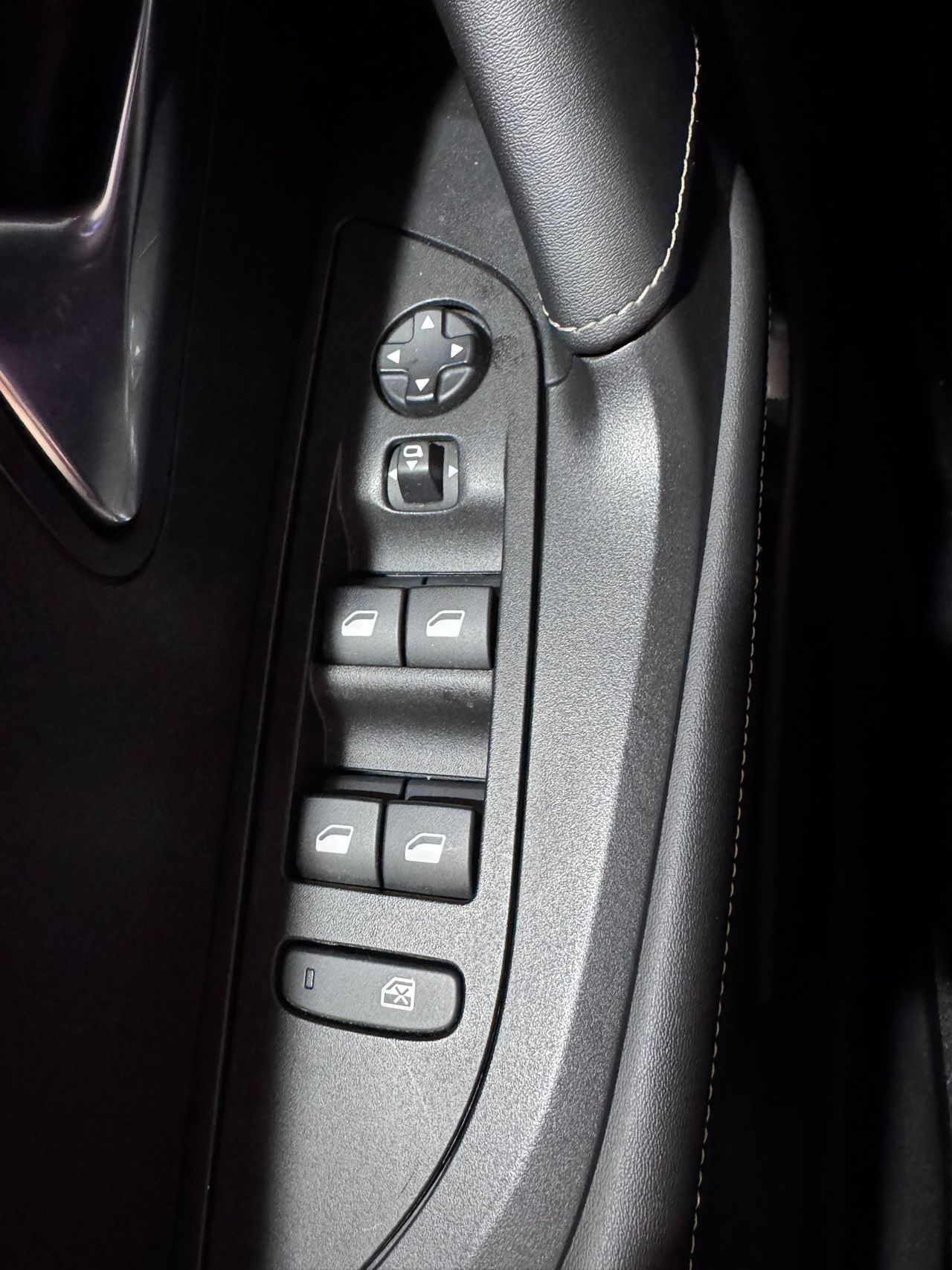 Peugeot 2008 GT Puretech 130 S&S BVM6 - foto 18