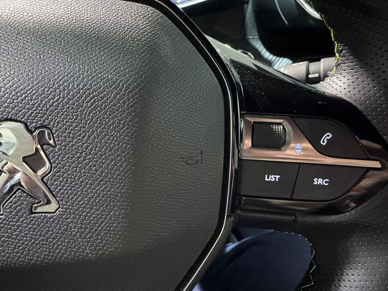 Peugeot 2008 GT Puretech 130 S&S BVM6 - foto 13