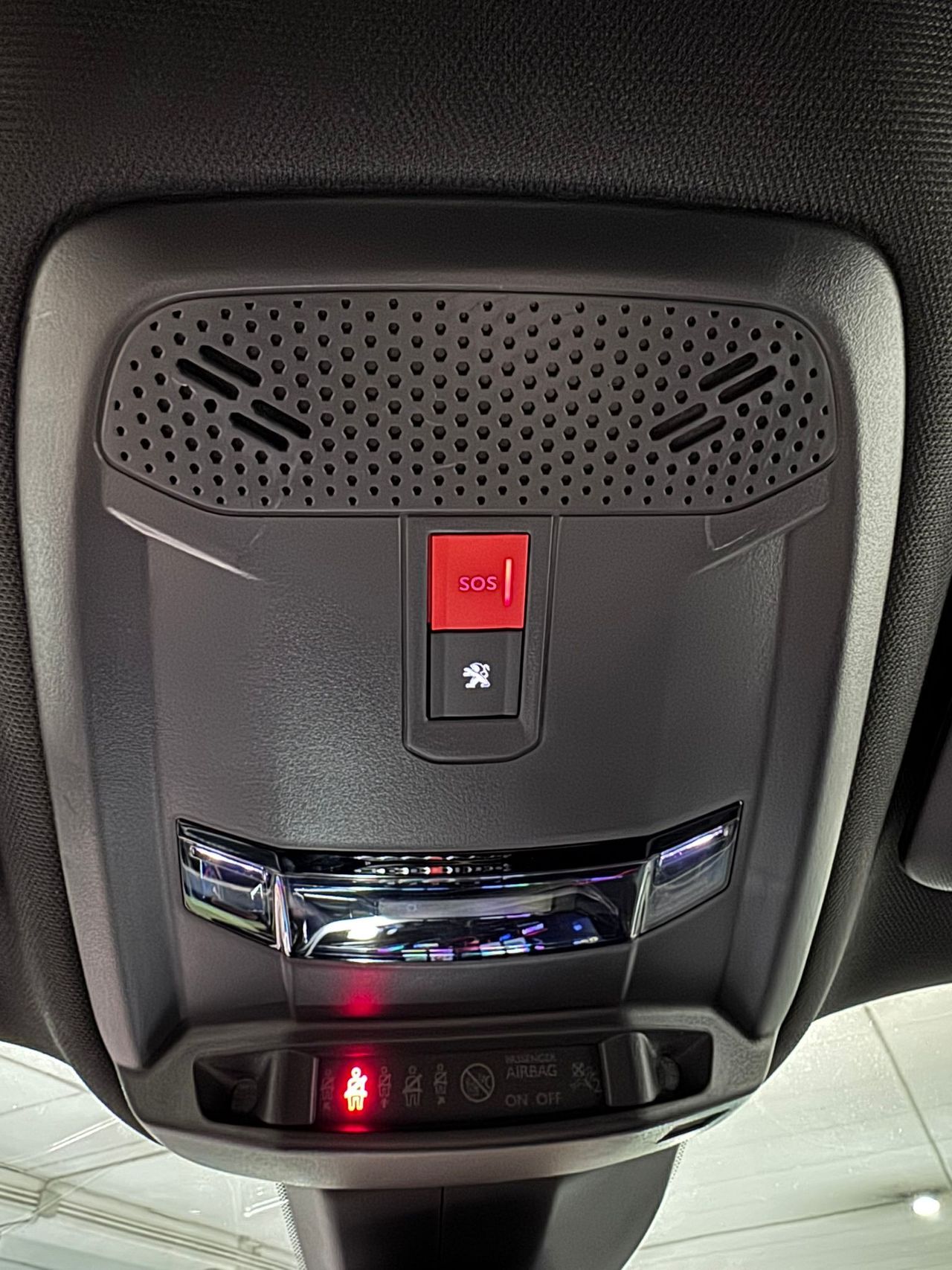 Peugeot 2008 GT Puretech 130 S&S BVM6 - foto 11