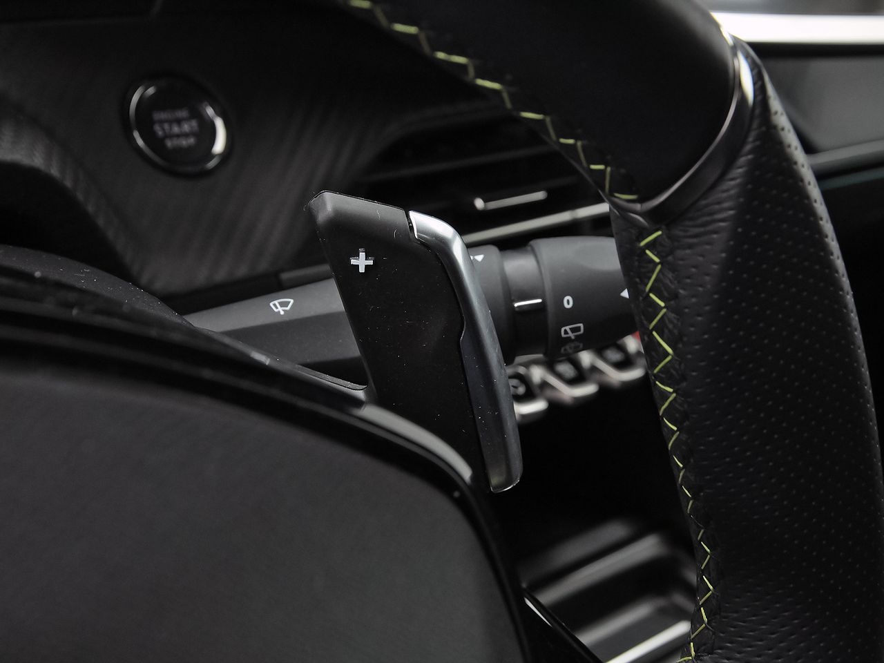 Peugeot 2008 GT Puretech 130 S&S EAT8 - foto 18