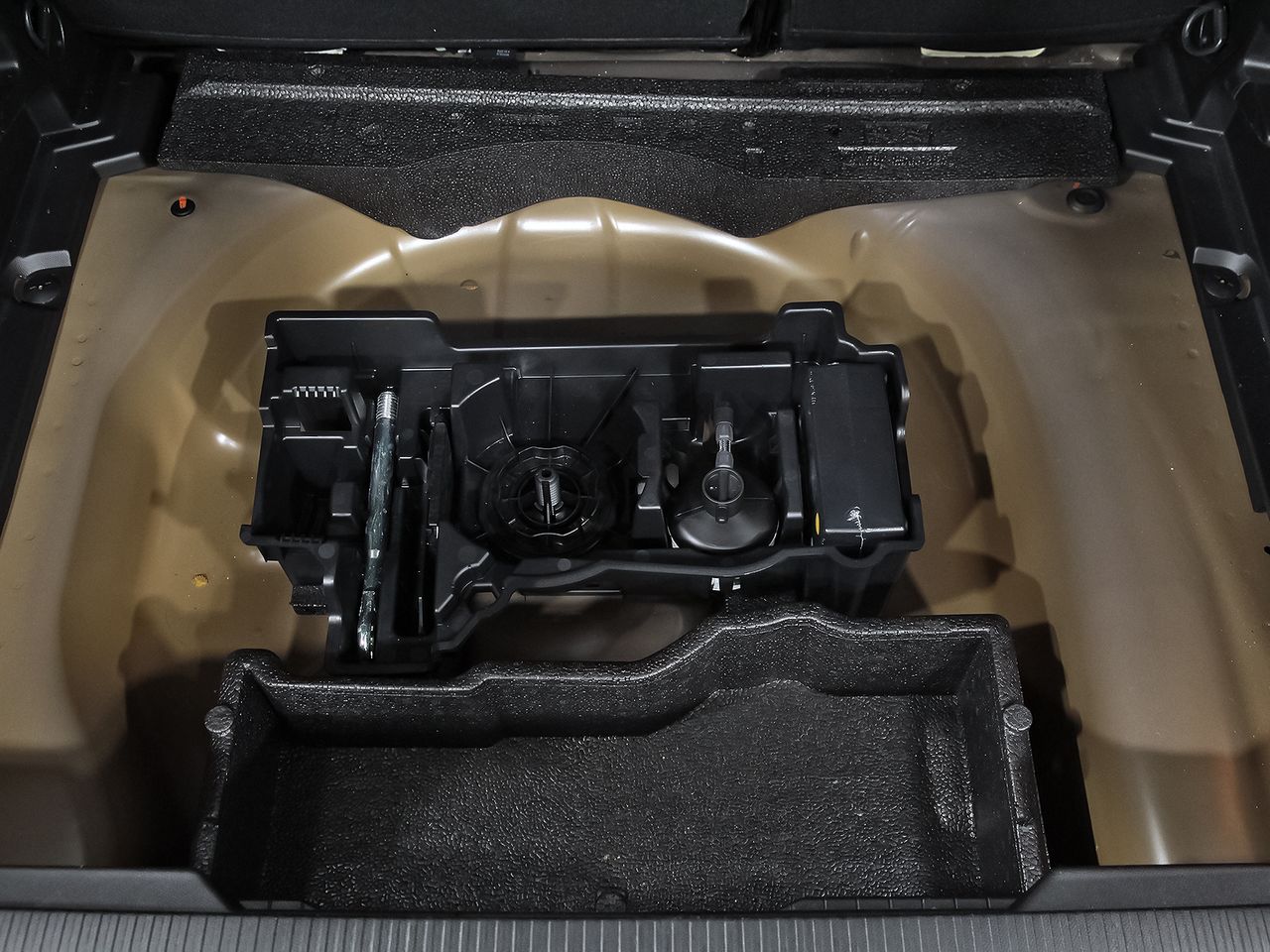 Peugeot 2008 GT Puretech 130 S&S EAT8 - foto 40