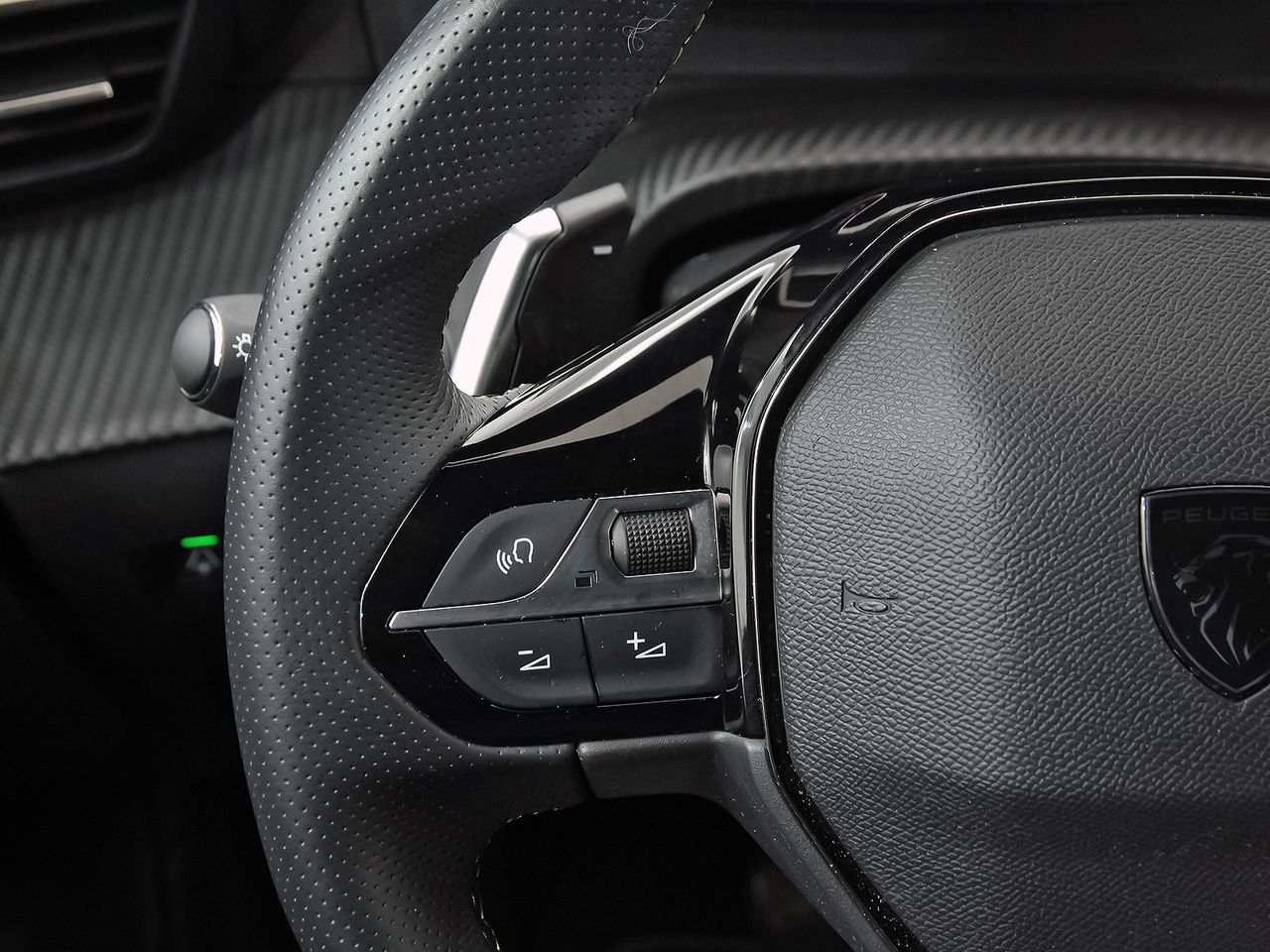 Peugeot 2008 GT Puretech 130 S&S EAT8 - foto 19