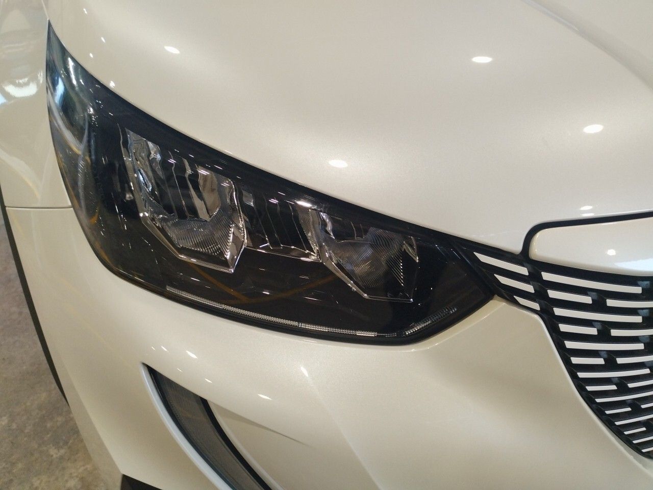 Peugeot 2008 Eléctrico Allure Pack (100kW) - foto 16