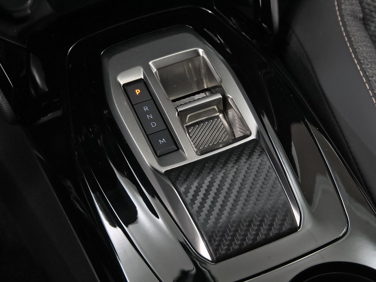 Peugeot 2008 N2008 Allure Hybrid 145 eDCS6 - foto 33