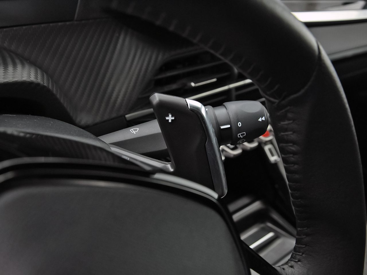 Peugeot 2008 N2008 Allure Hybrid 145 eDCS6 - foto 18