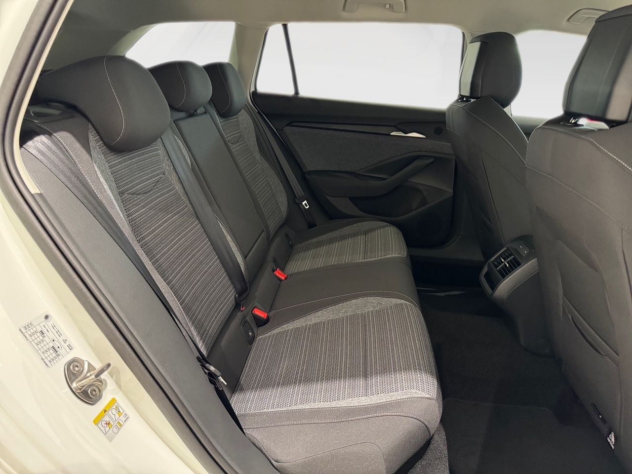 Skoda Superb Combi 1.5 TSI iV P-HEV DSG Selection - foto 6