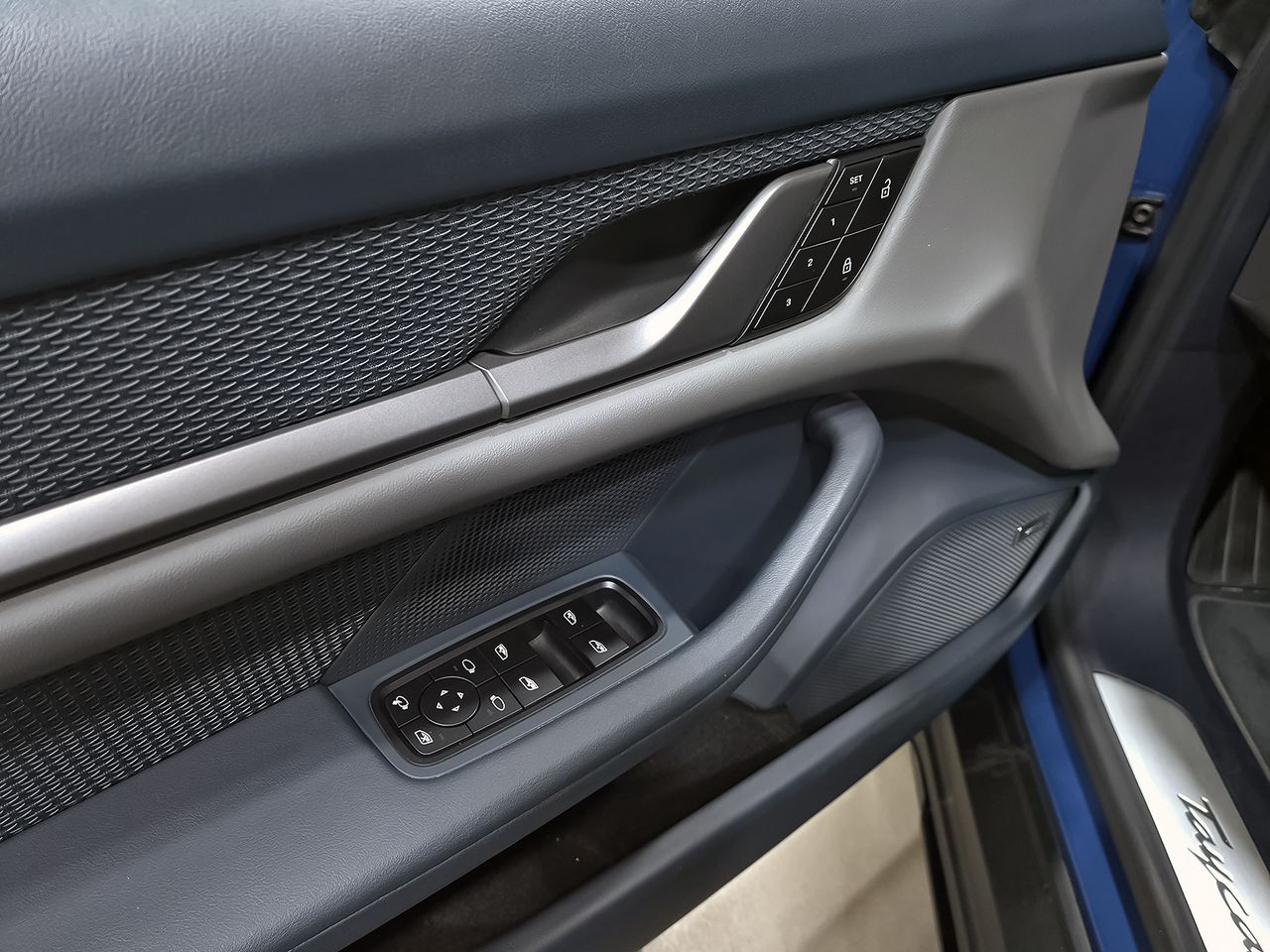 Porsche Taycan 4S Cross Turismo - foto 12