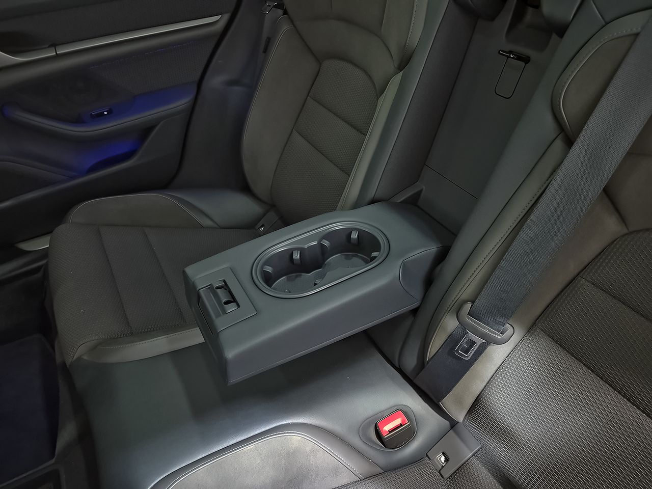 Porsche Taycan 4S Cross Turismo - foto 36