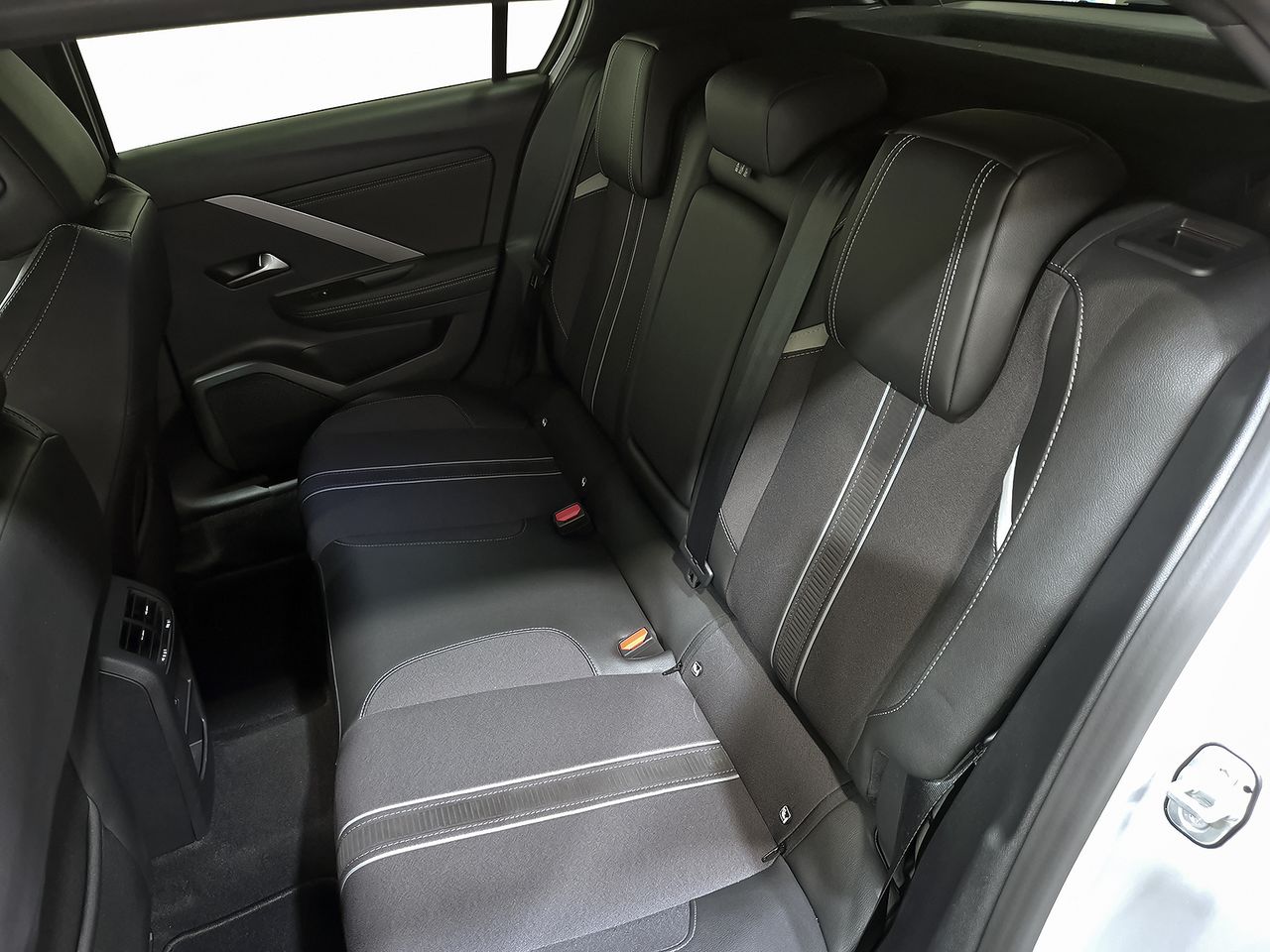 Opel Astra 1.2T XHT 96kW (130CV) GS - foto 9